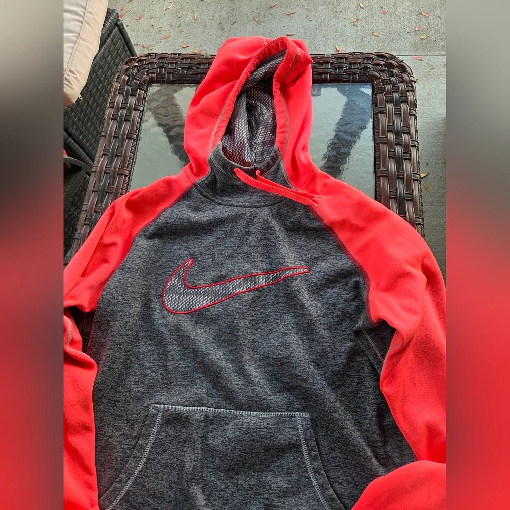 Nike Therma Fit Swoosh Training Pullover Hoodie Women's Medium Neon Pink Gray